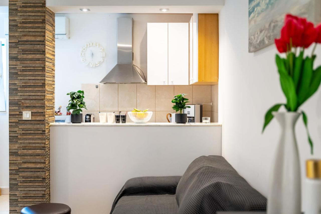 Studio Apartment La Luna Split Exterior foto